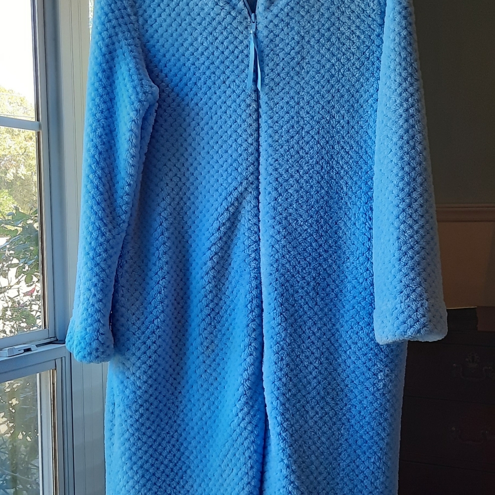 Two Robes excellent condition - Picture 2 of 6